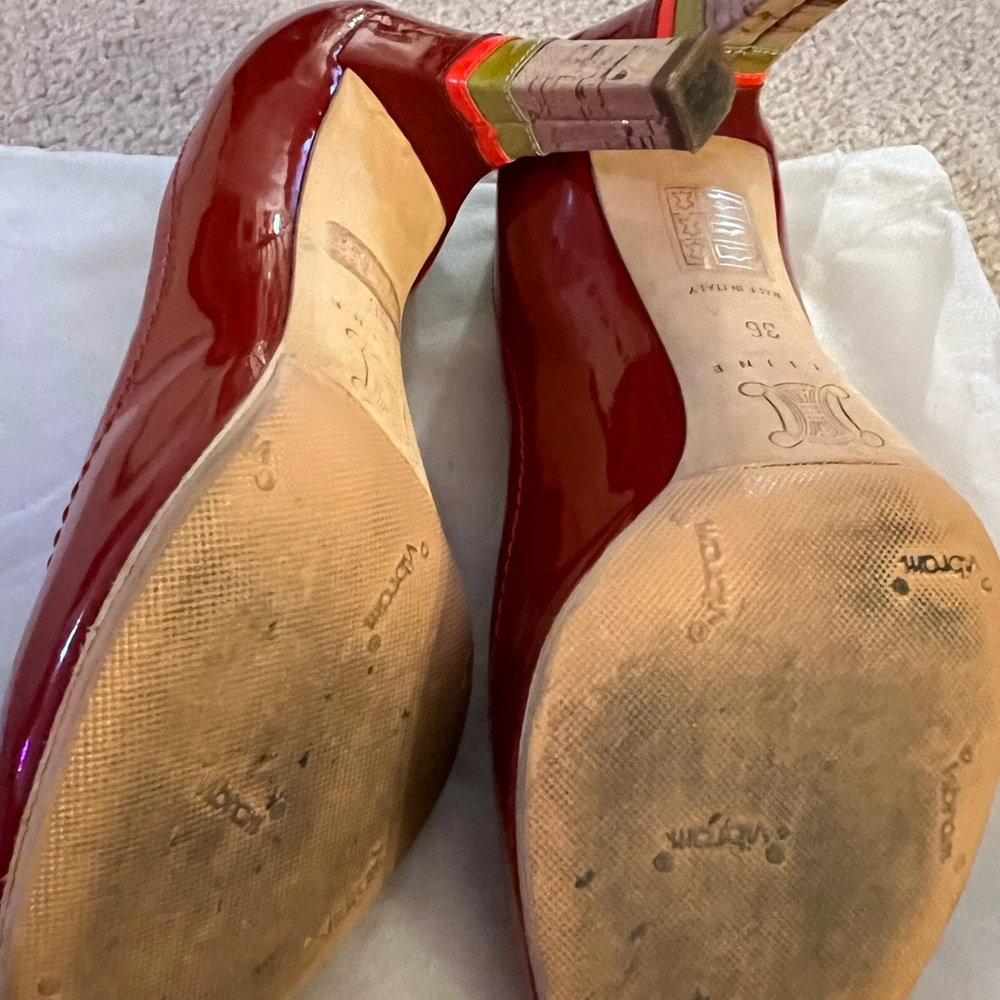 Celine Pumps Patent Leather in Red color - Picture 8 of 16